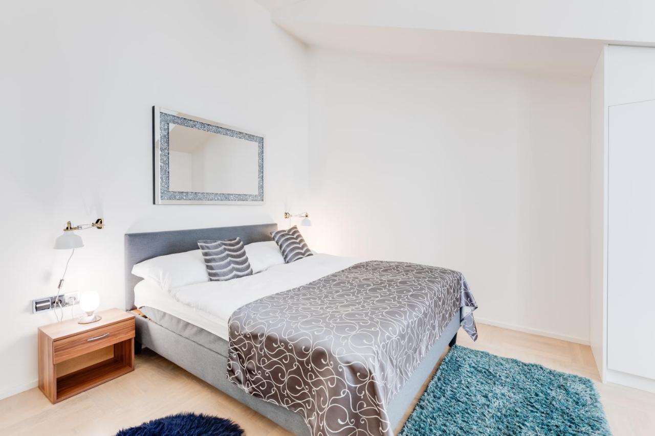 Royal Residence Apartments In The Heart Of Praga Exterior foto